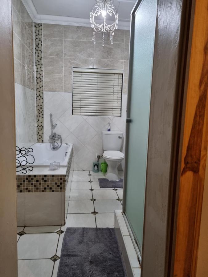 @Home Guest House Zeerust Luaran gambar